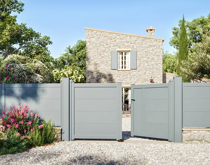 portail battant plein aluminium karana
